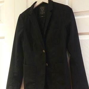 TALULA EST 1996 blazer in black with two pocket in front two button front sleeve